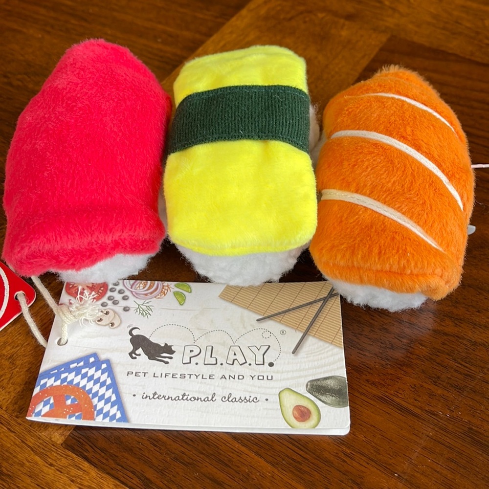 NEVER USED - SUSHI DOG TOY - PLAY (PET LIFESTYLE AND YOU) - SO CUTE!!